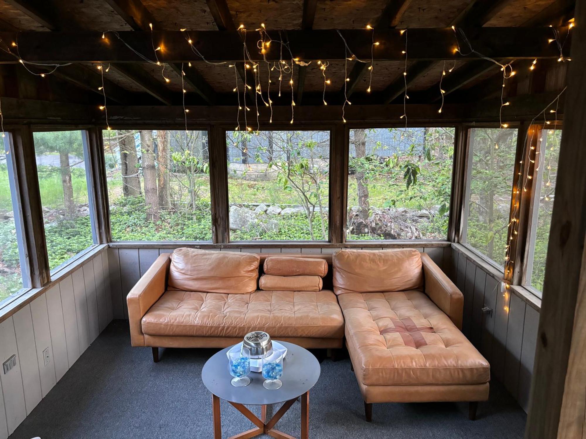 Ambiance - King Bed Cabin, Jetted-Tub & Fireplace Tobyhanna Экстерьер фото